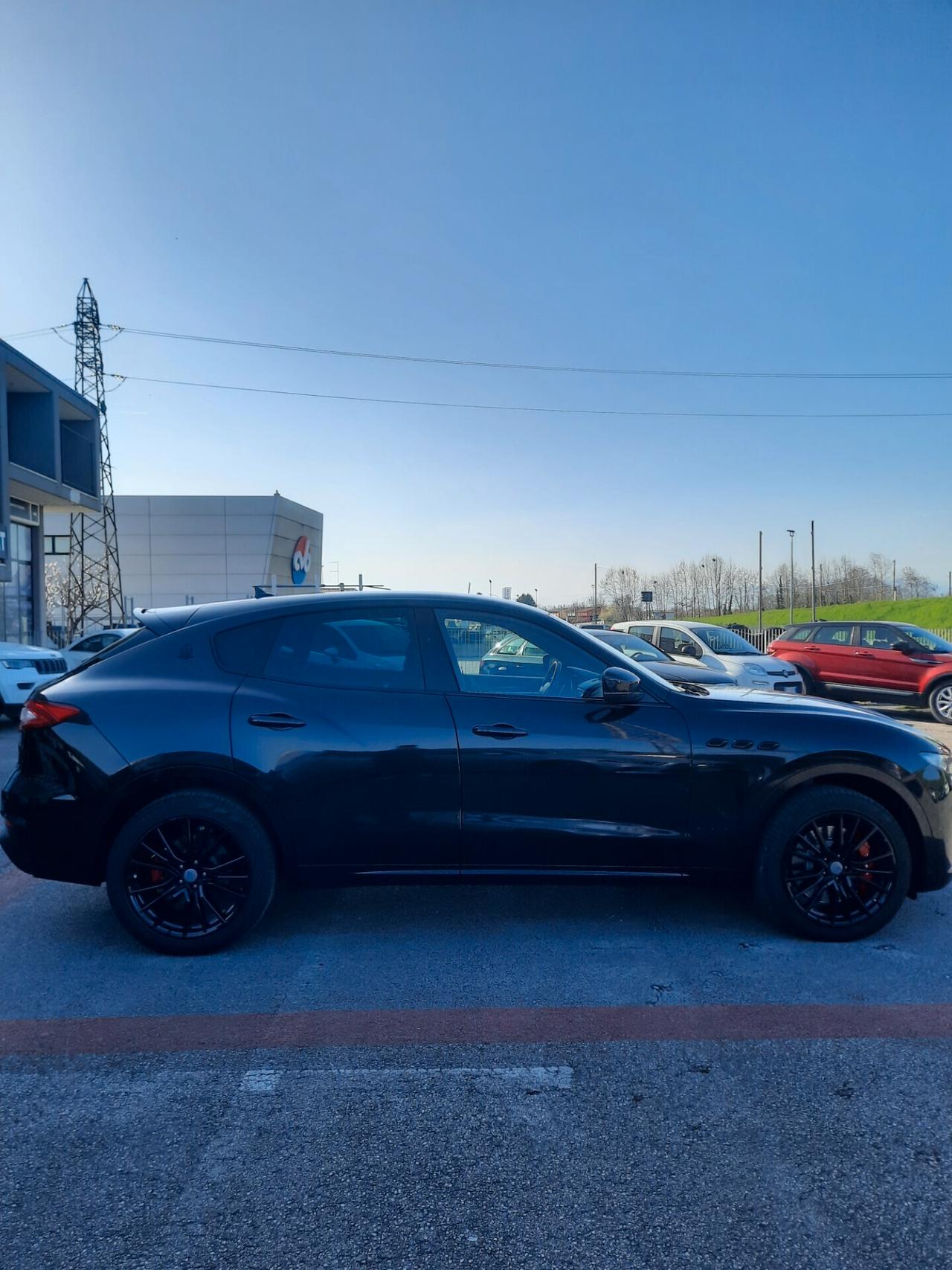 Maserati Levante V6 Diesel Q4 AWD Granlusso IVA DETRAIBILE