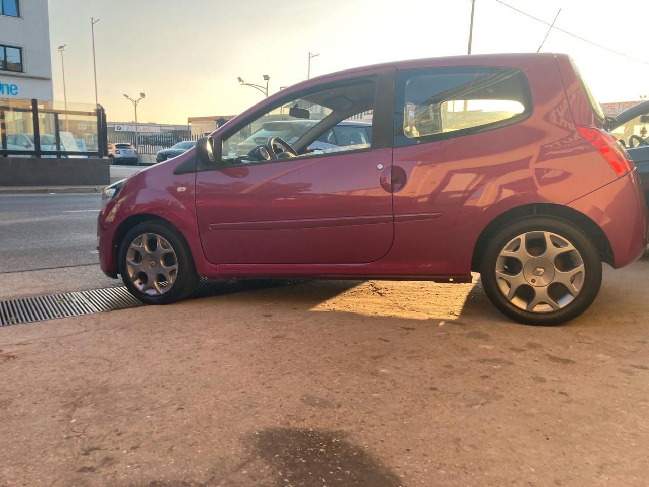 Renault Twingo 1.2 benzina 2012 pronta consegna