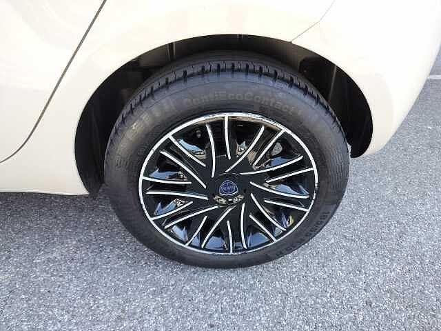 Lancia Ypsilon 1.2 69 CV 5 porte S&S Gold