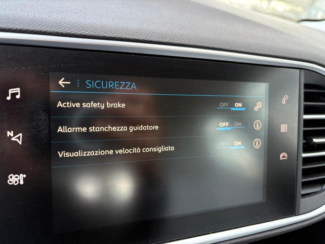 Peugeot 308 SW ALLURE BlueHDi 130 EAT6 SPOTICAR