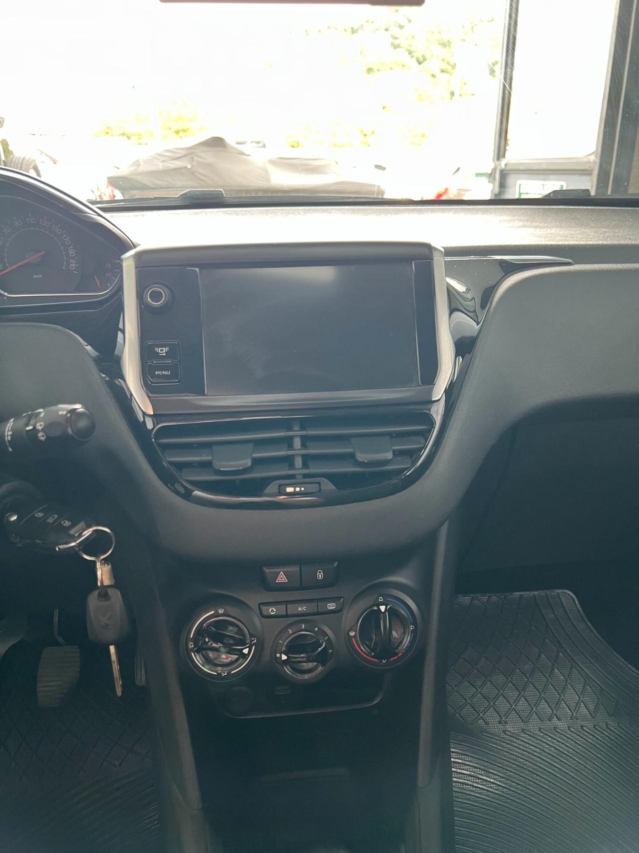 Peugeot 208 PureTech 82 3 porte Allure