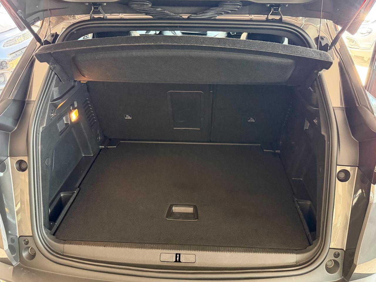 Peugeot 3008 1.5 BLUEHDI 130 cv. Eat8 ALLURE PACK (Nav)