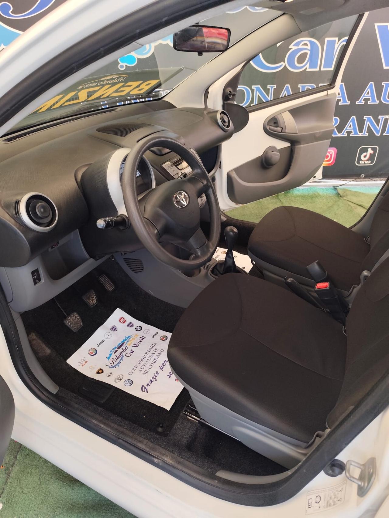 Toyota Aygo 1.0 12V VVT-i 5 porte Now Connect