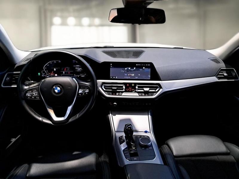 BMW 320 xDrive 48V Business Advantage Touring aut