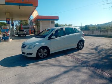 Mercedes-benz B 200 180 NGT BlueEFFICIENCY