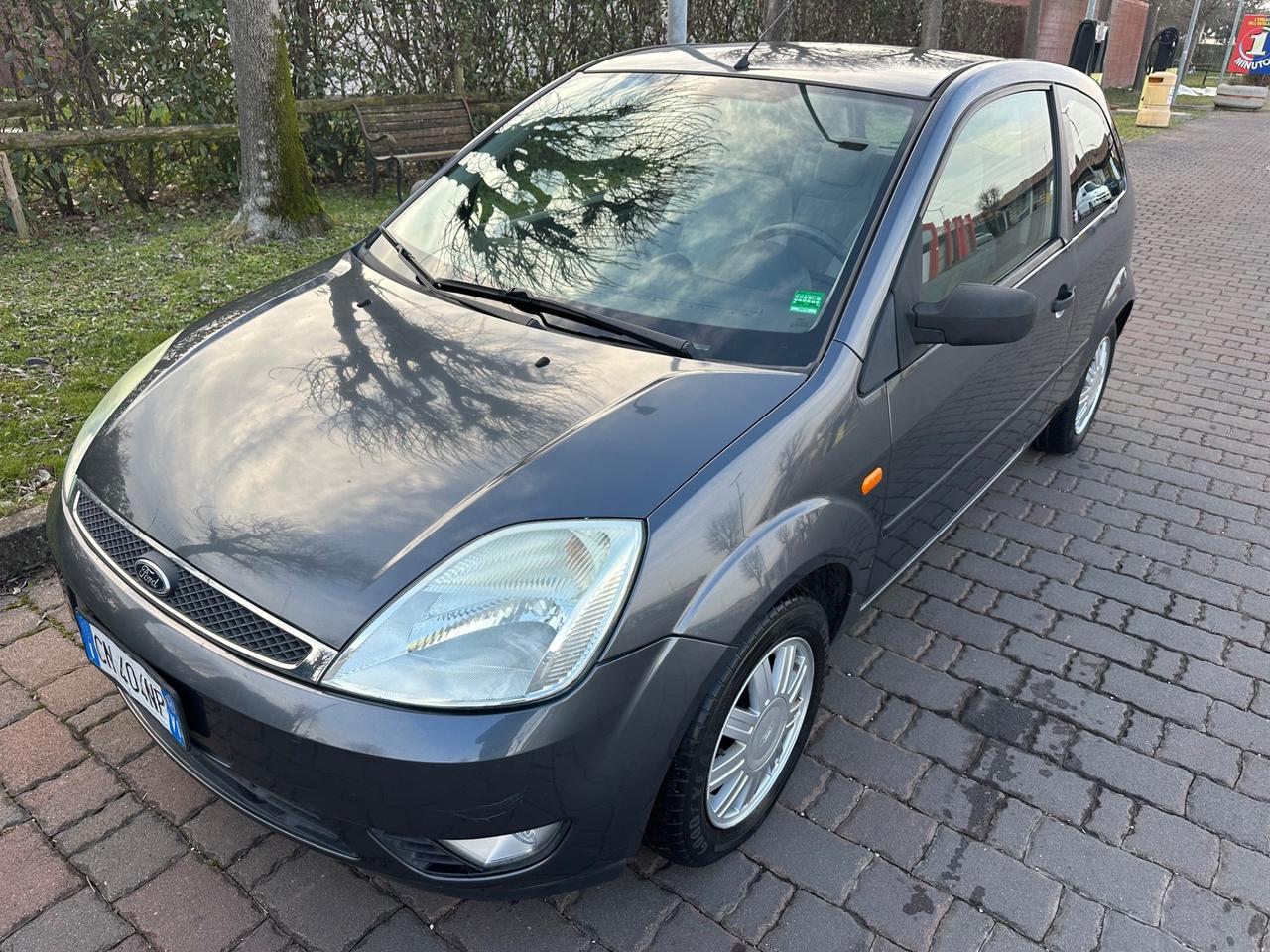 Ford Fiesta 1.2 benz 2004 NEOPATENTATI