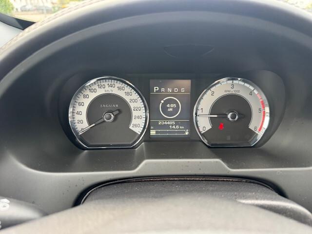 Jaguar XF 2.7D V6 Premium Luxury