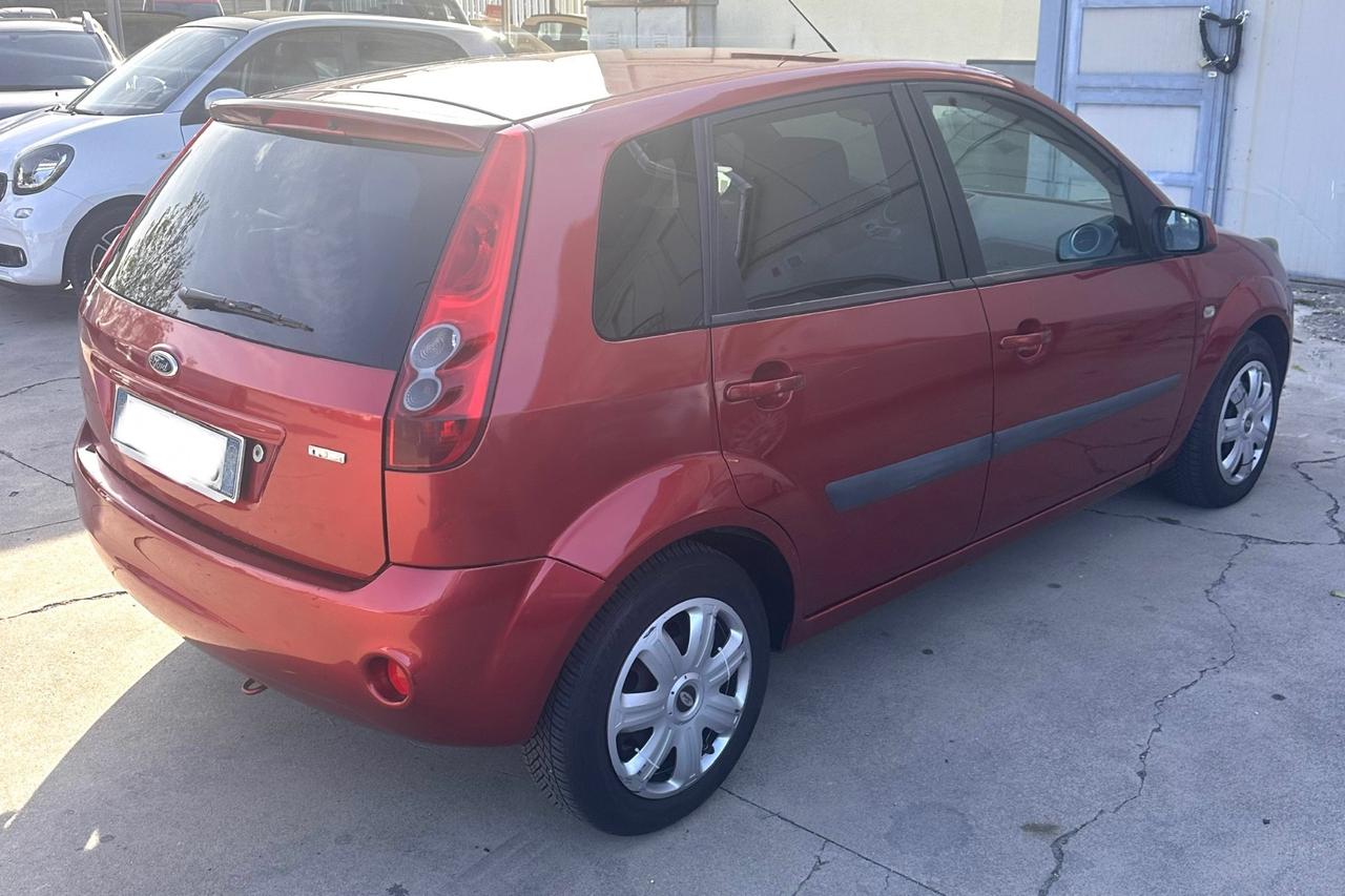 Ford Fiesta 1.4 TDCi 68cv 5p Ghia