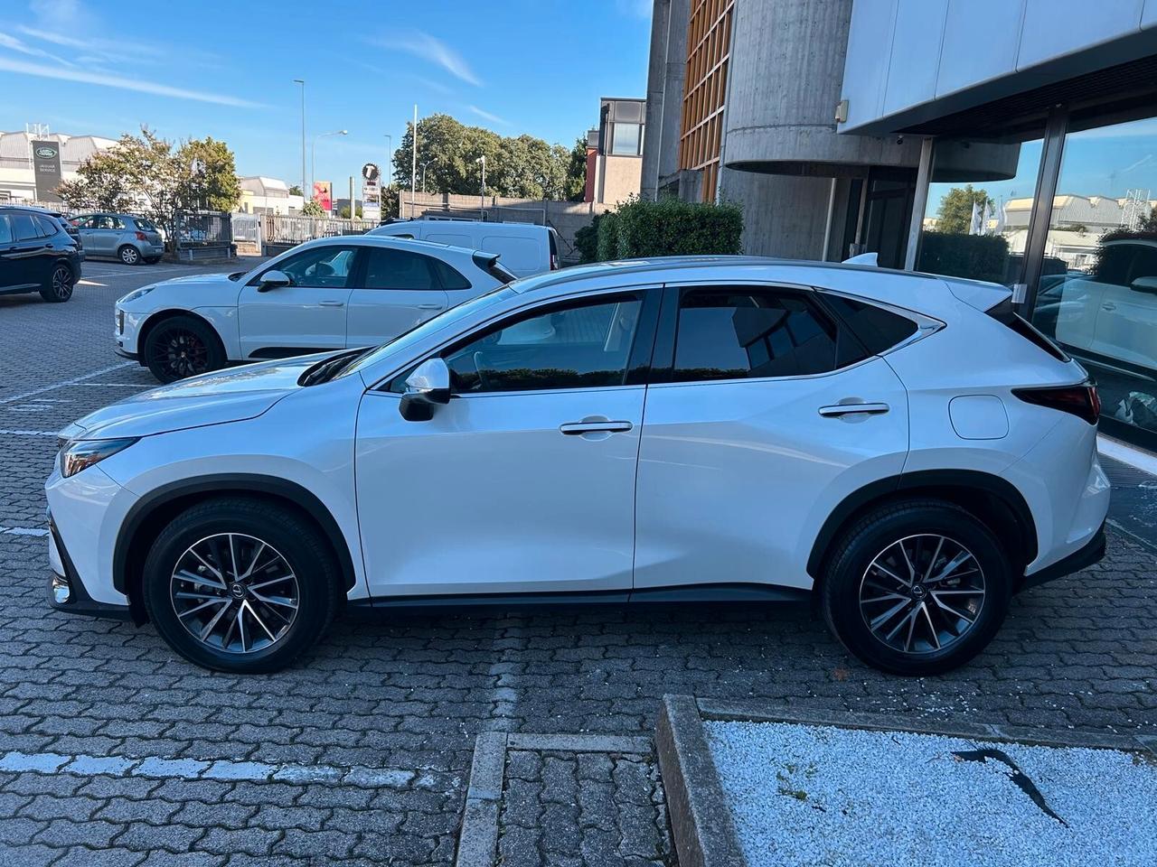Lexus NX 350h 2.5 Premium+ 4wd e-cvt