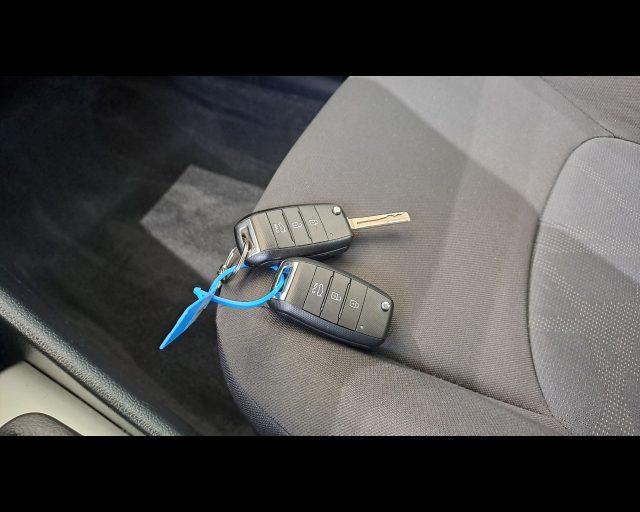 KIA Rio 5p 1.1 crdi Active E6