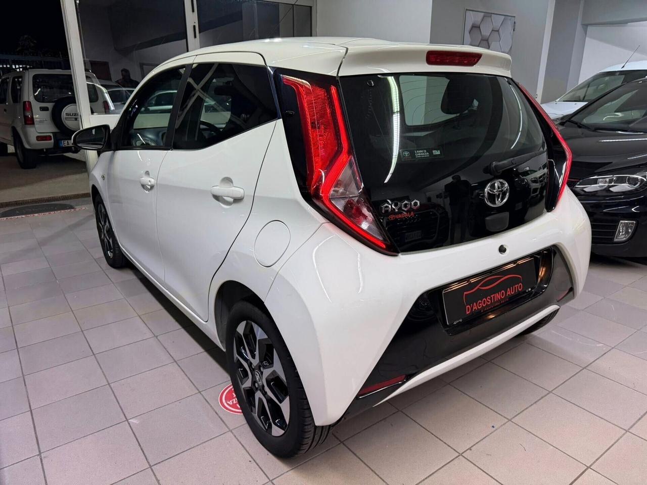 Toyota Aygo 1.0 VVT-i 72 CV 5 porte x-cite