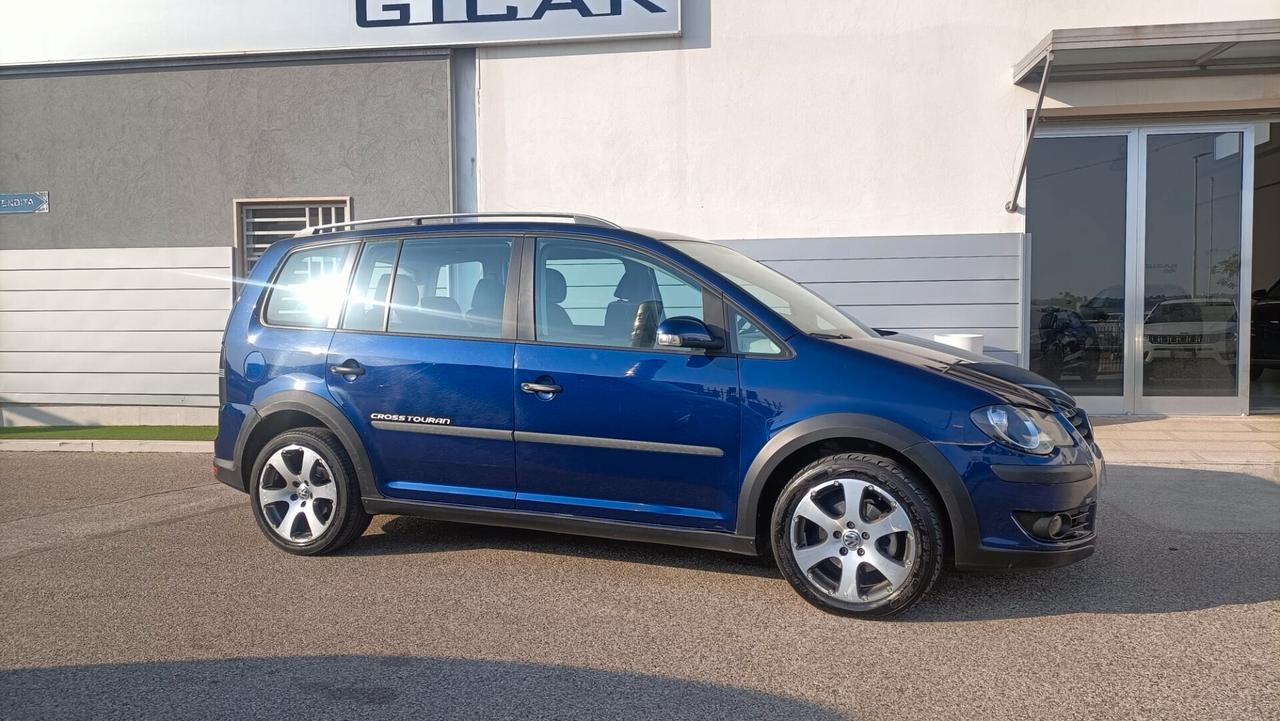 Volkswagen Touran Cross 1.9 TDI 105CV 7 POSTI e GANCIO