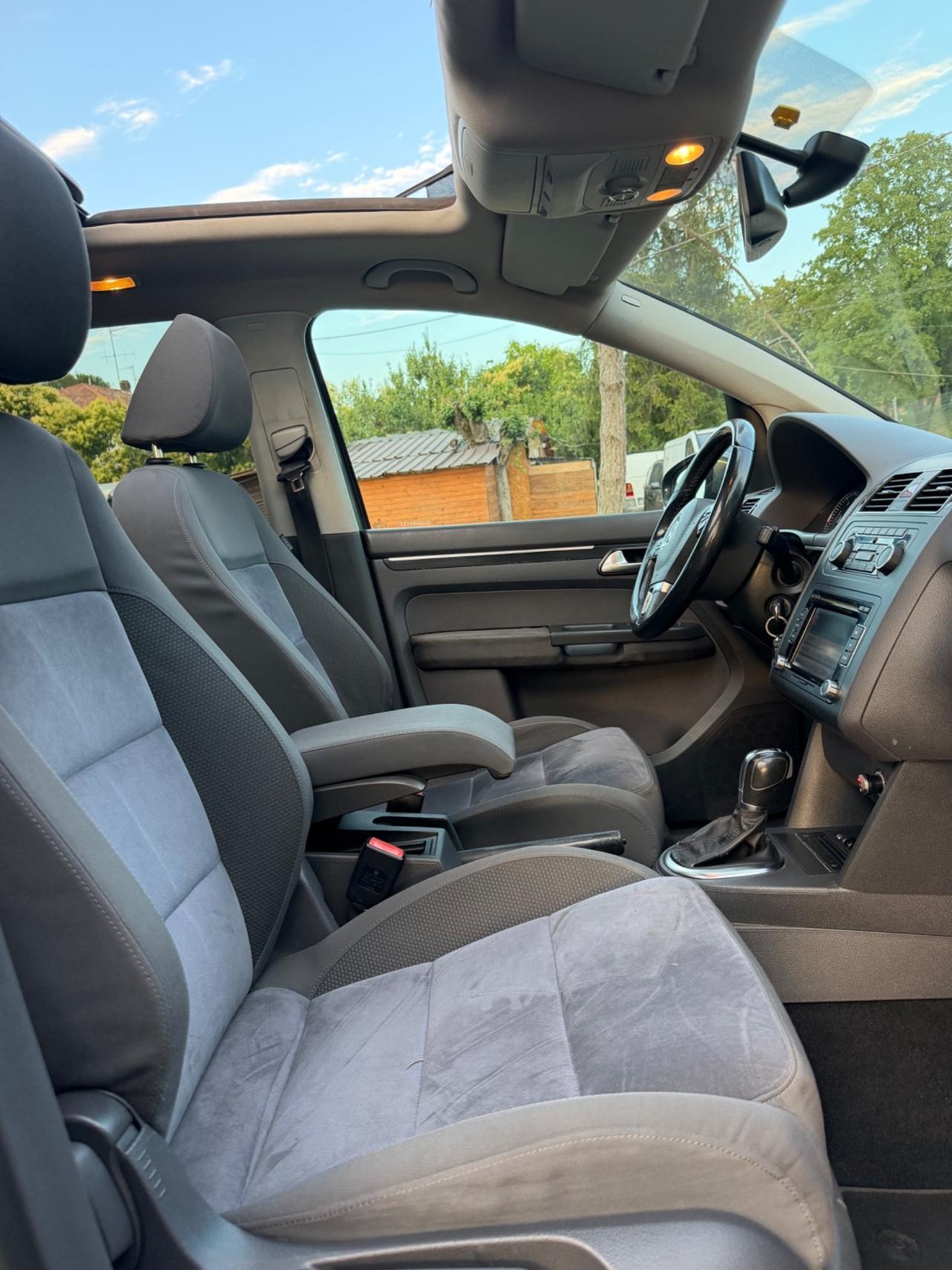 Volkswagen Touran Business 1.4 DSG Highline EcoFuel
