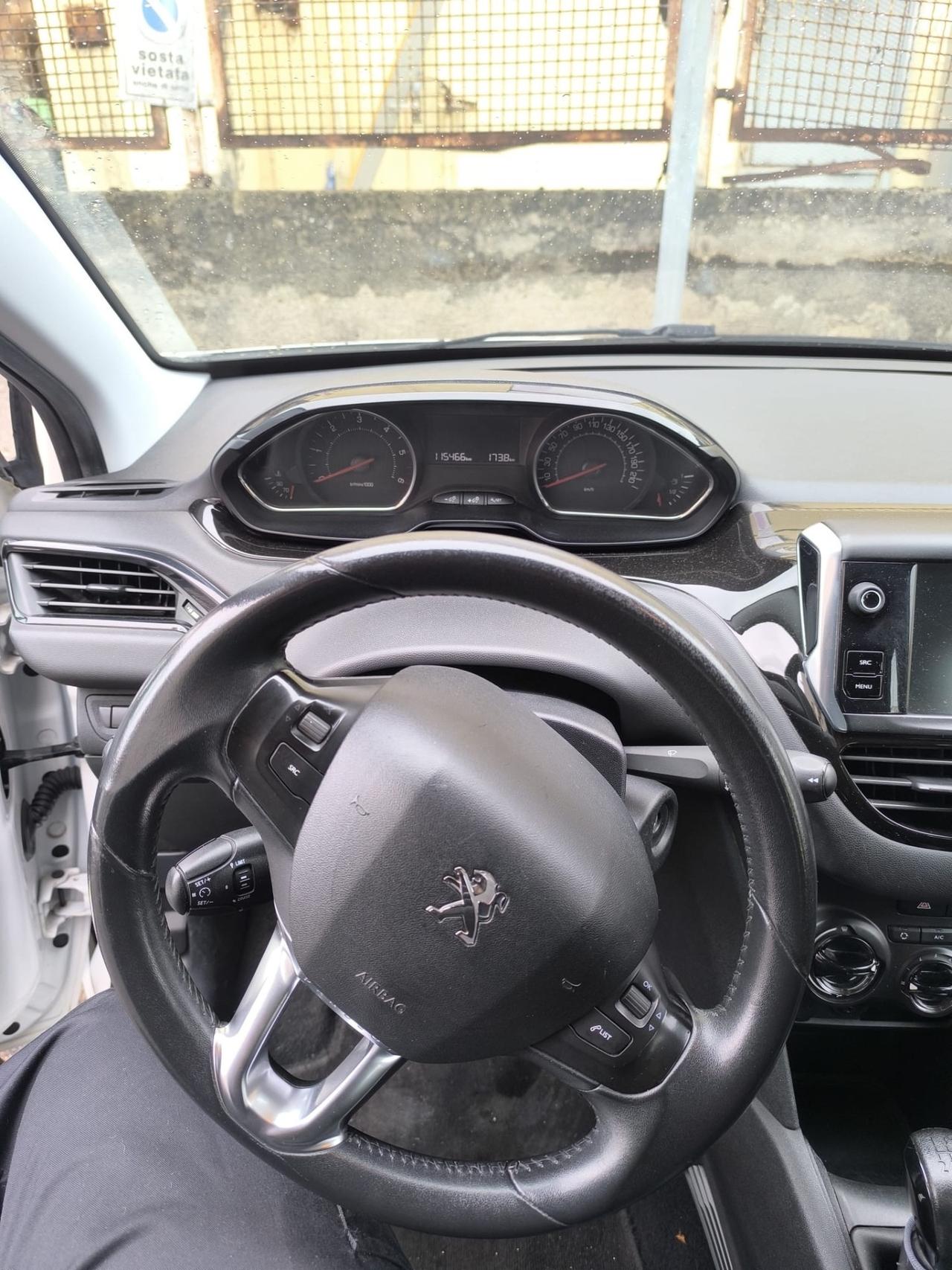 Peugeot 208 1.4 HDi 68 CV 5 porte Allure