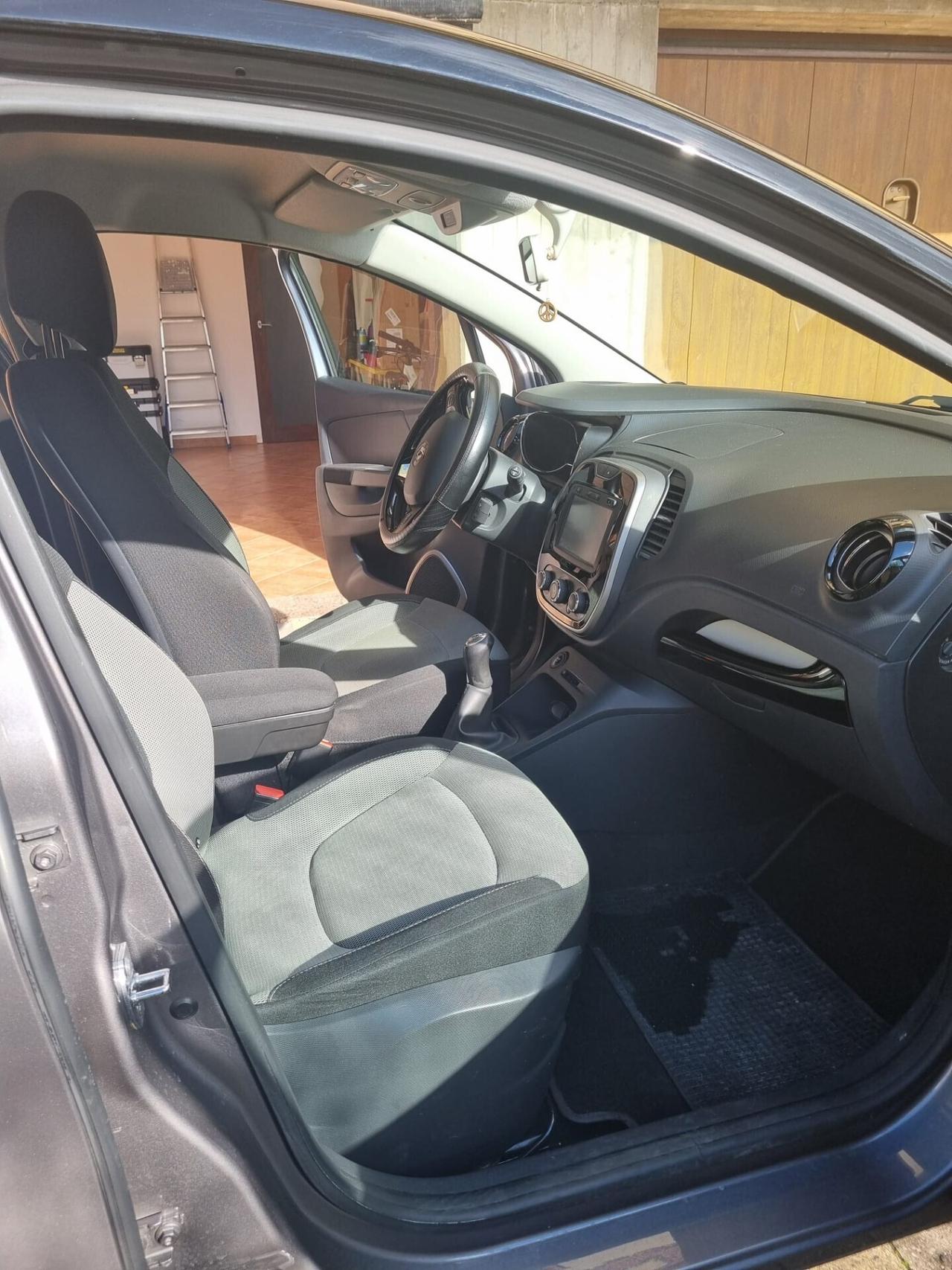 RENAULT CAPTUR 1,5 dCi-UNICO PROP-EURO 6B-3 REVISI