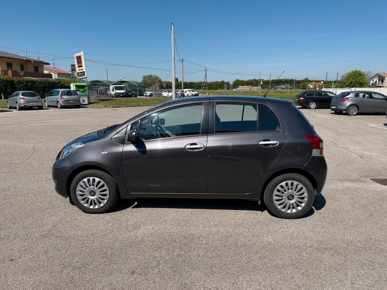 Toyota Yaris 1.0 5 porte Sol