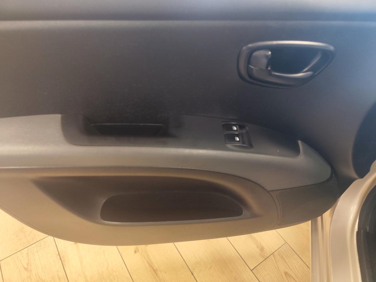 Hyundai i10 1.1 12V BlueDrive GPL Sound Edition