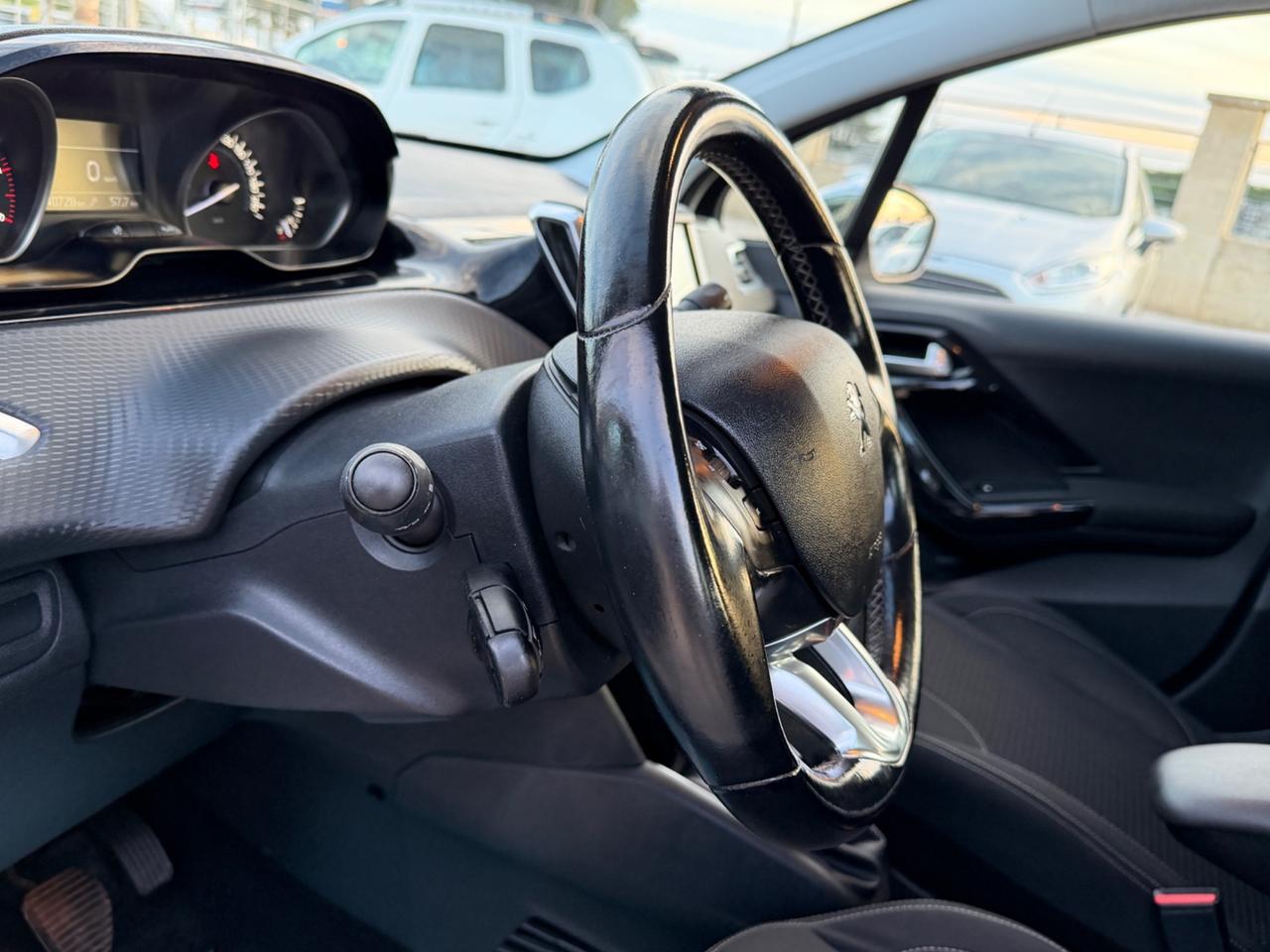 Peugeot 208 BlueHDi 75 5 porte Allure