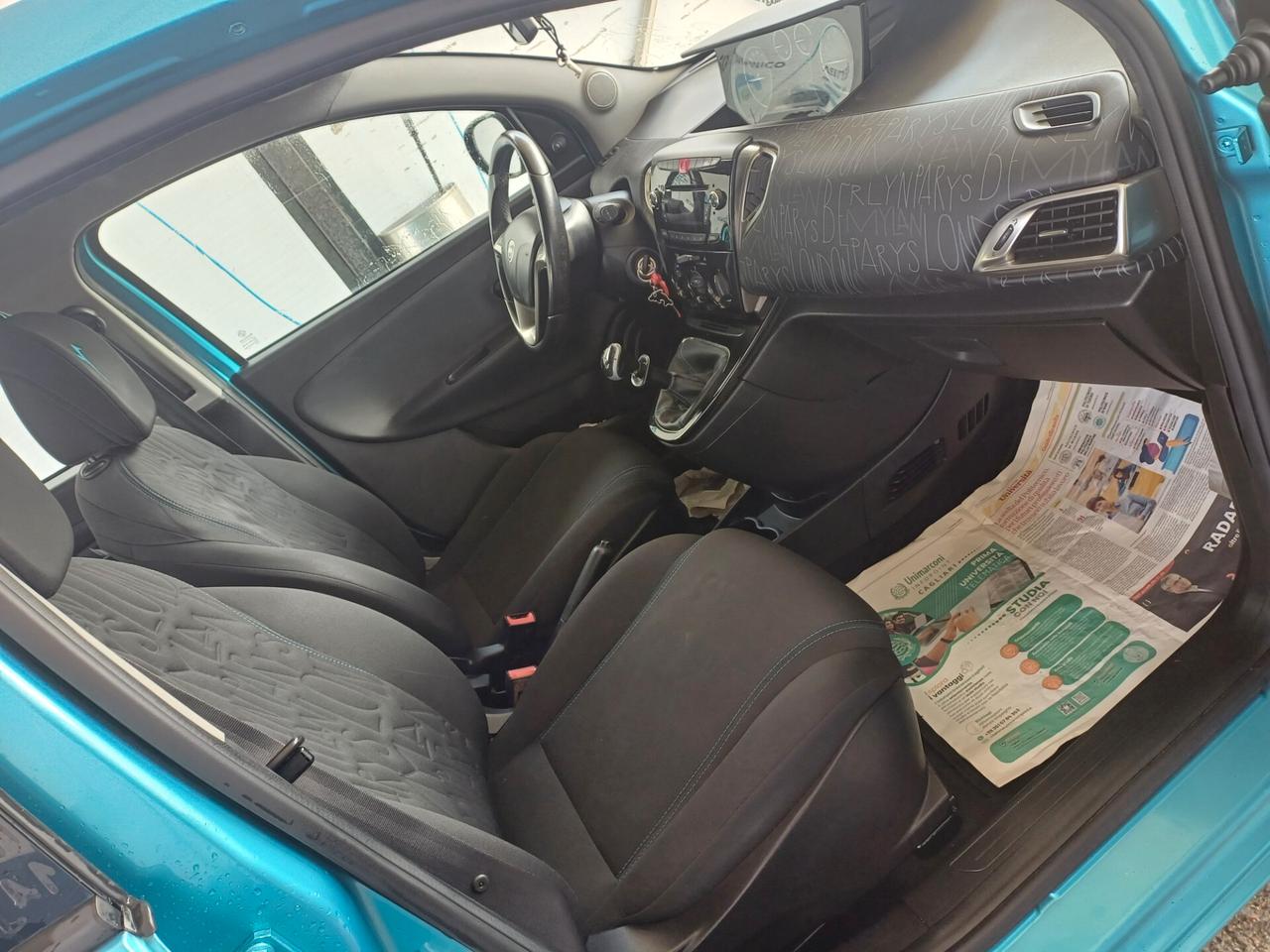 Lancia Ypsilon 1.2 69 CV 5 porte S&S Gold 2014