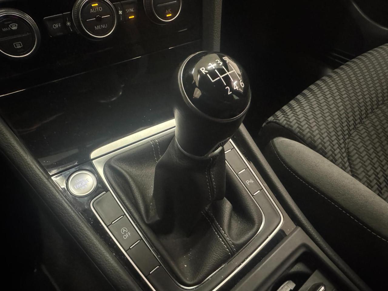 Volkswagen Golf 5 Porte Golf 5p 1.0 tsi Sport 115cv R LINE