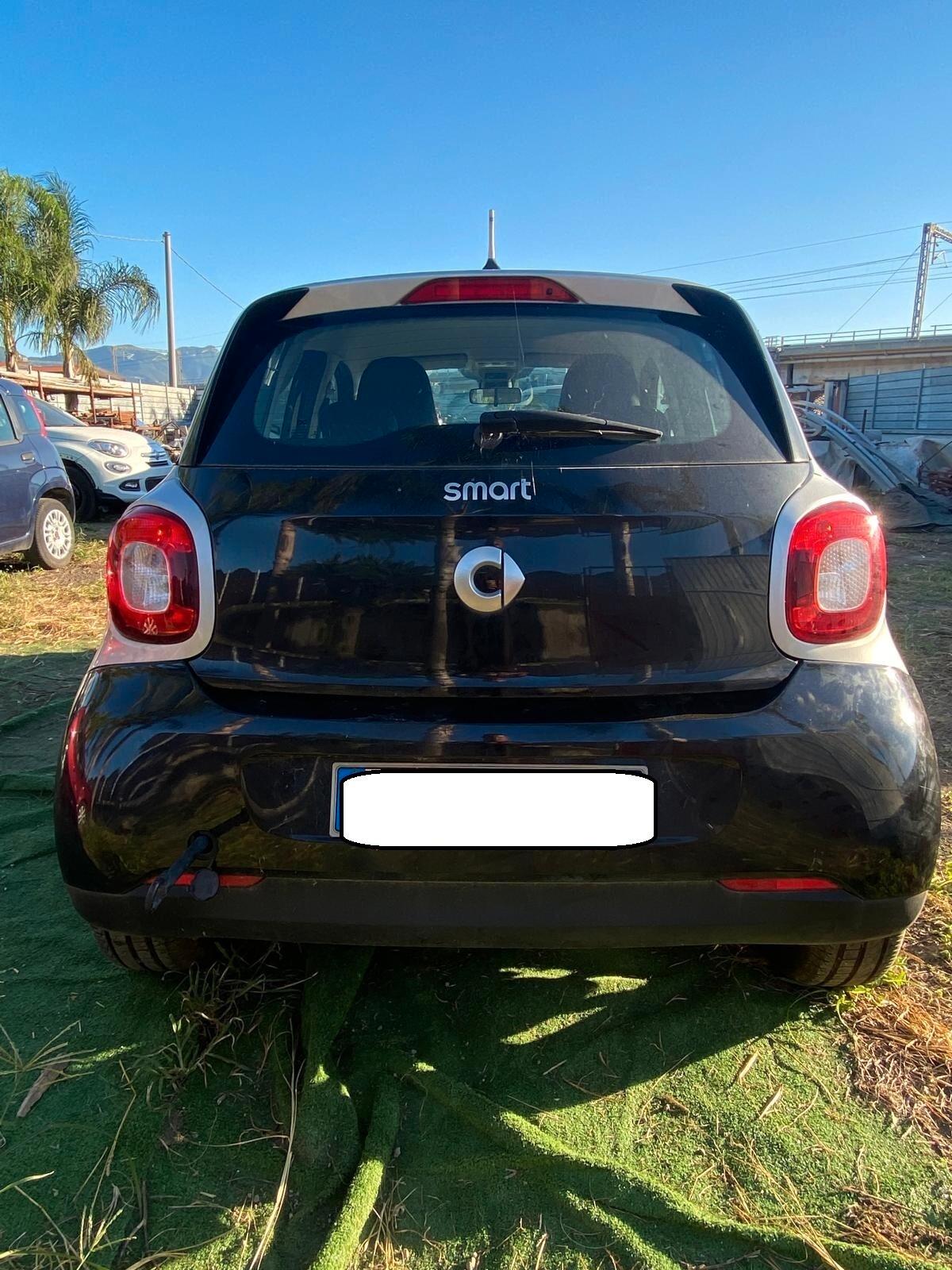 Smart ForFour 2017 70 1.0 Prime SINISTRATA