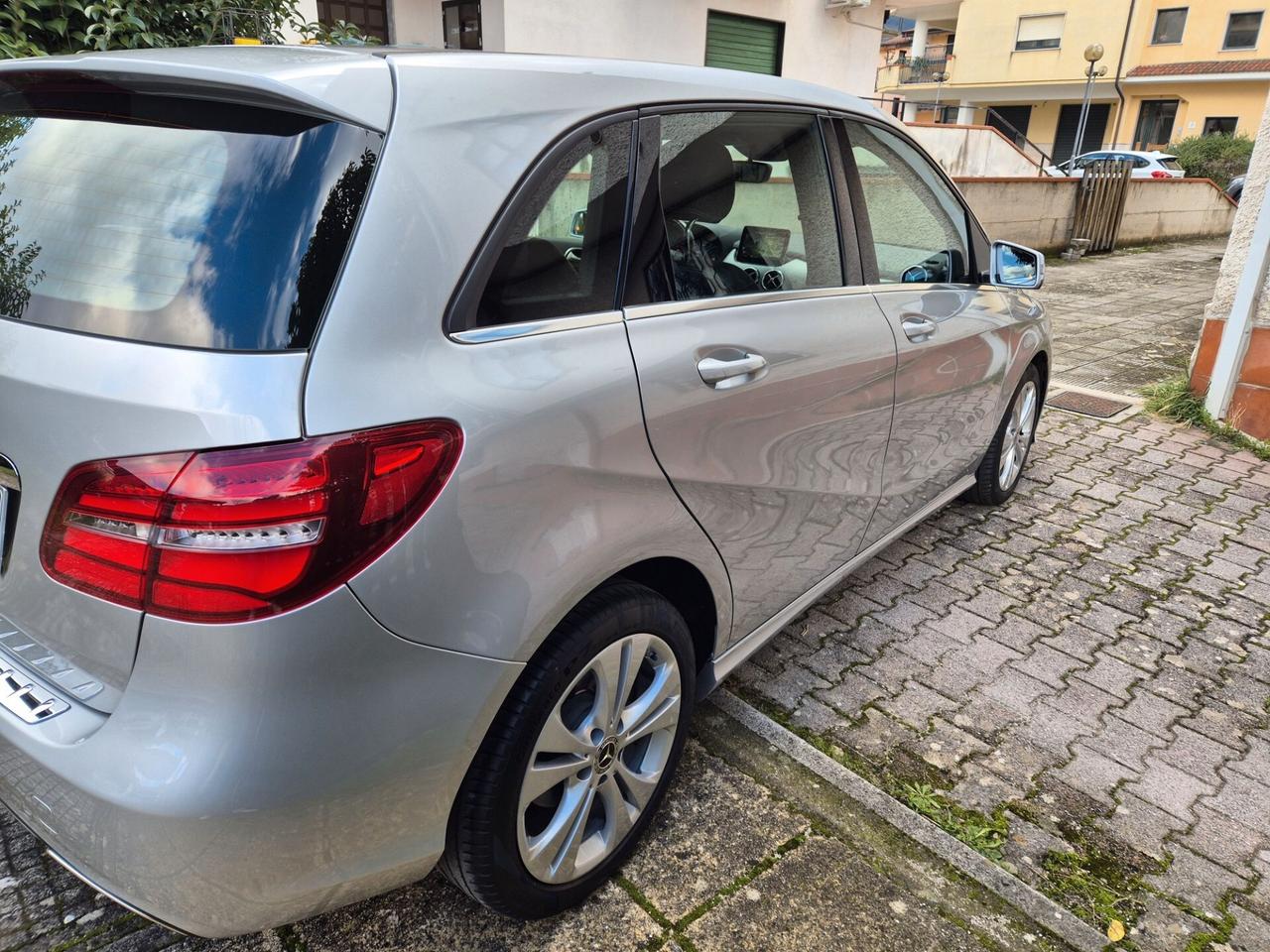 Mercedes-benz B 180 d Automatic Premium