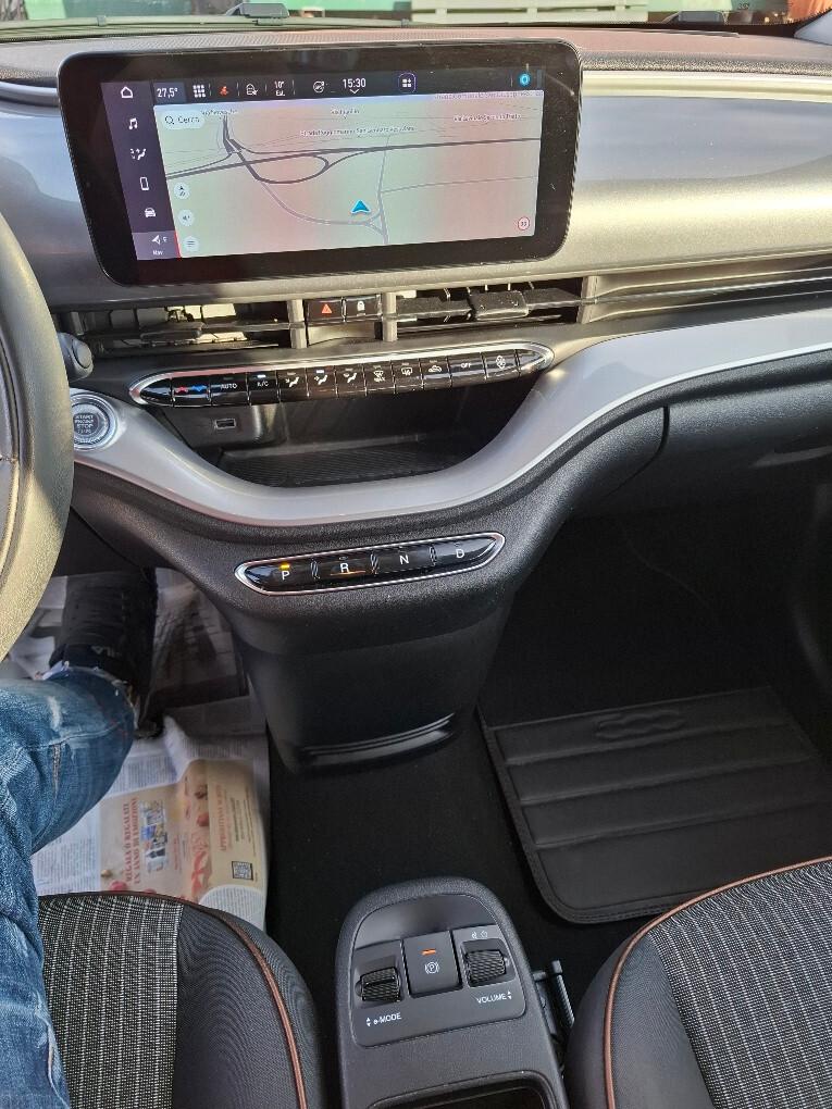 Fiat 500 500e Berlina 42 kWh La Prima