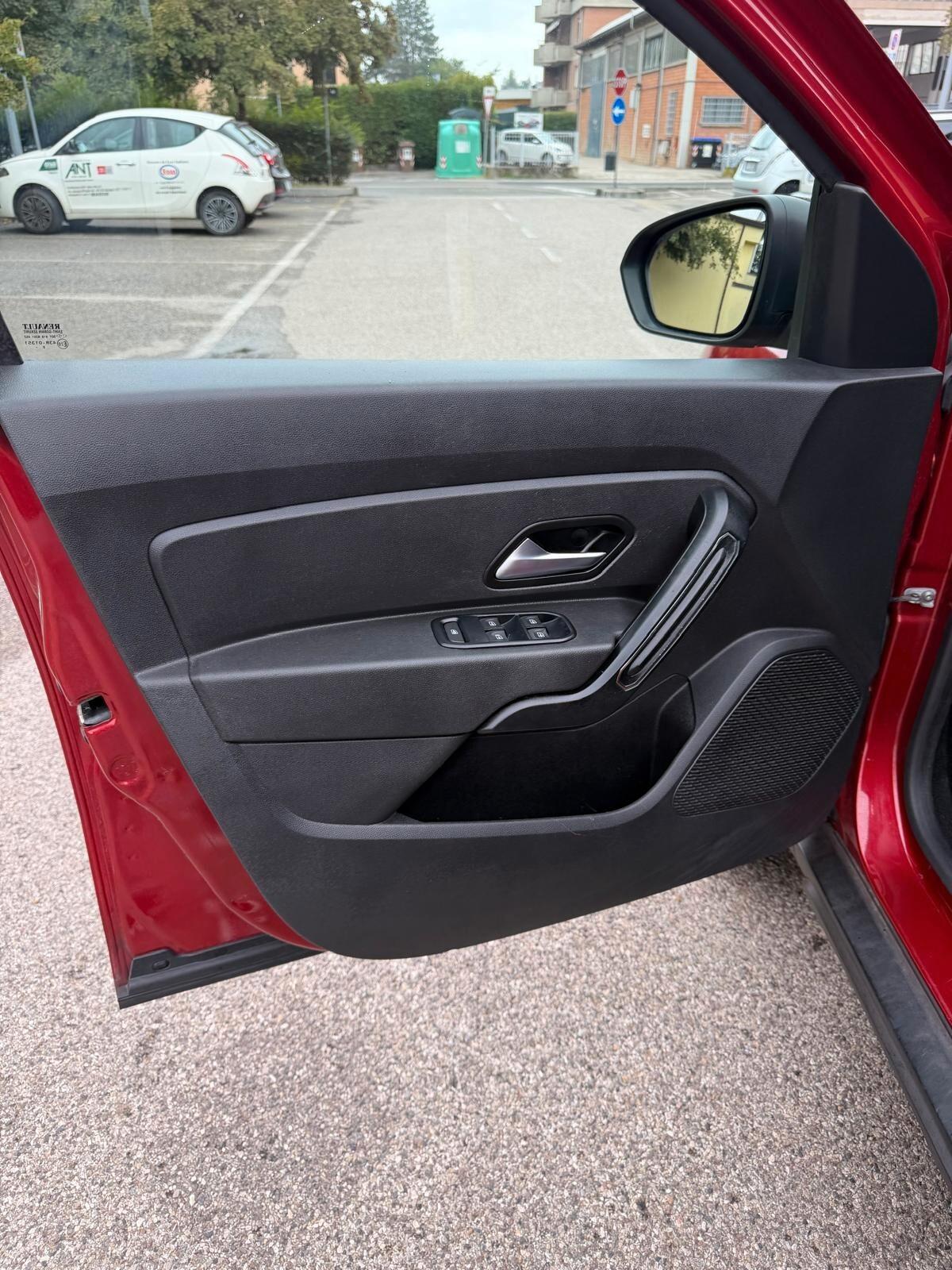 Dacia Duster 1.0 tce Gpl - NAV. - NEOP. - 12 MESI DI GARANZIA -