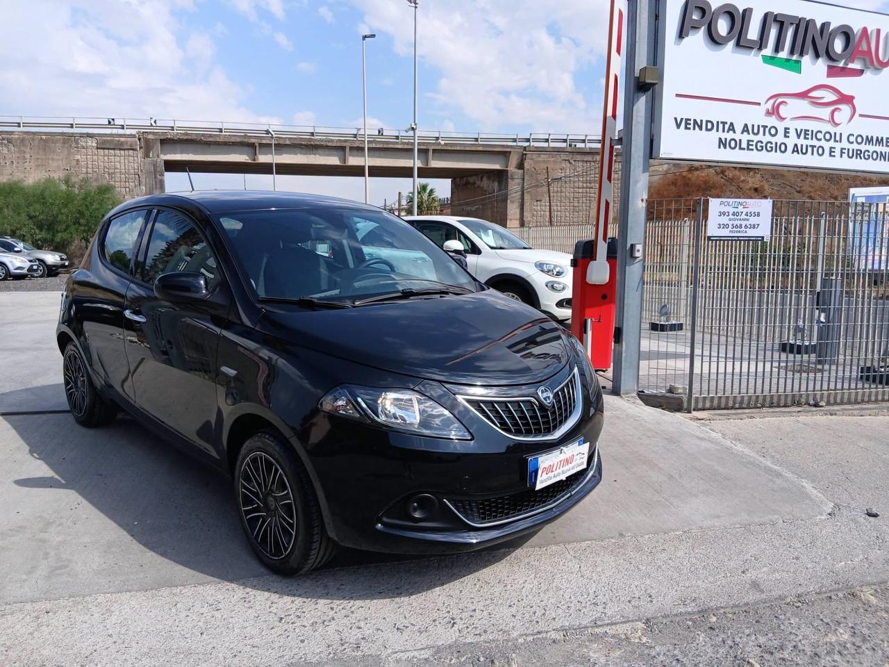 Lancia Ypsilon 1.0 FireFly 5 porte S&S Hybrid Alberta Ferretti