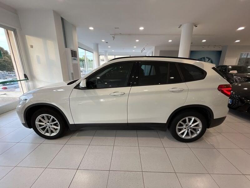 BMW X1 sDrive18d Business *Pelle*Navi*Led*