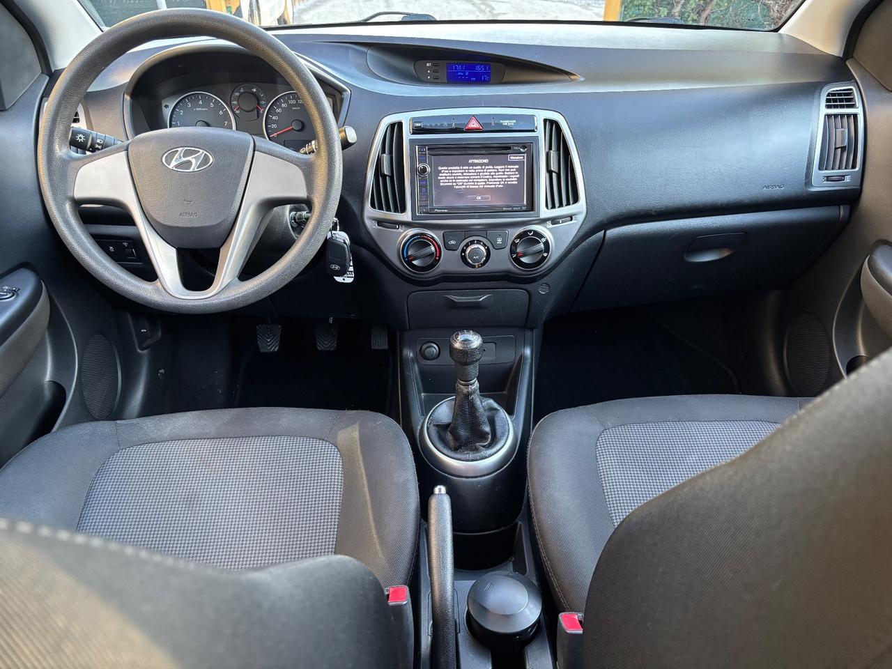 Hyundai i20 1.2 5p. km 52000 - OK Neopatentati