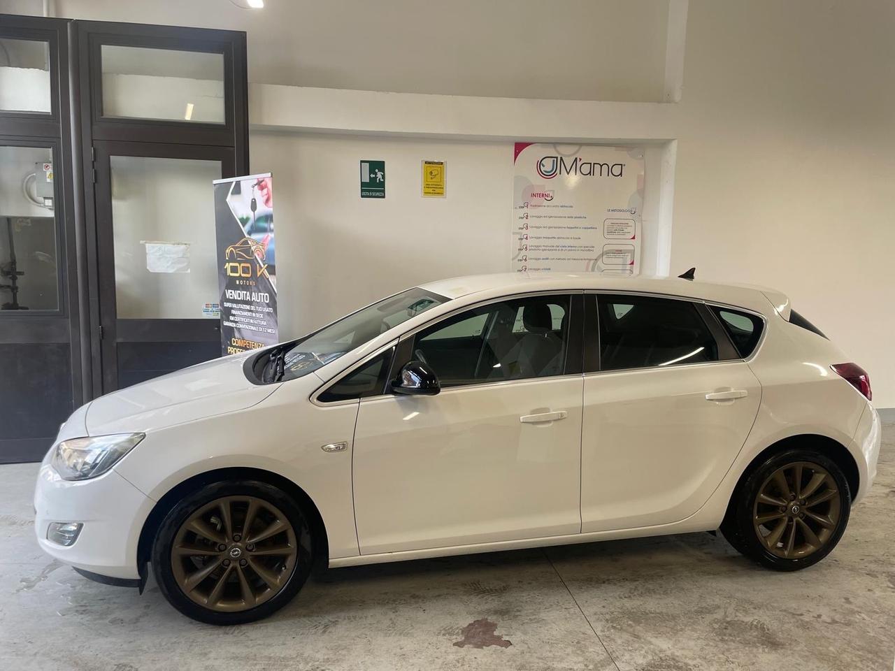 Opel Astra 1.6 Turbo 180CV 5 porte Cosmo S