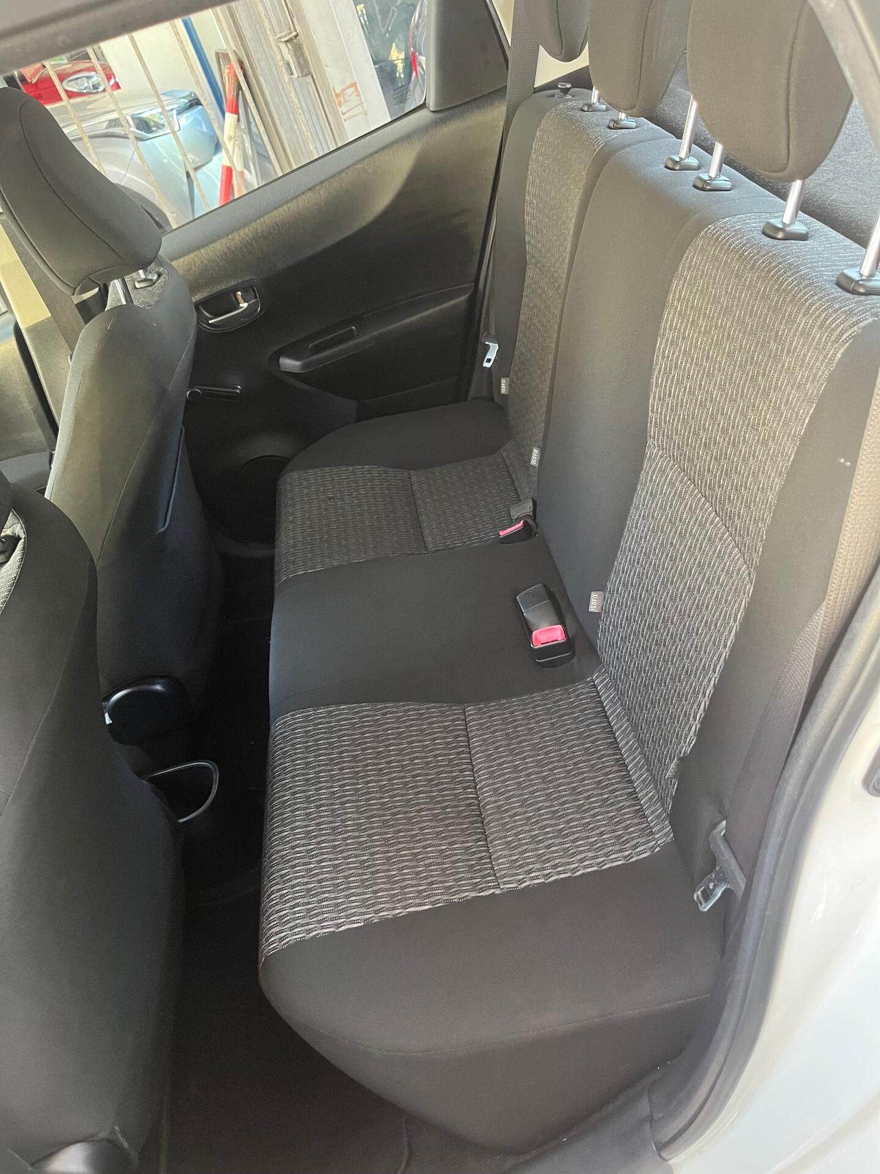 TOYOTA YARIS 1.0 BENZINA 5 PORTE - ANCHE PER NEOPATENTATI