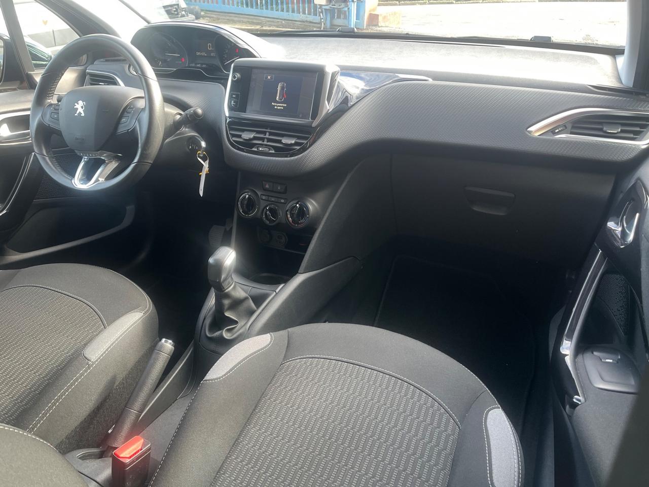 Peugeot 208 PureTech 82 5 porte Style-Km 85500-