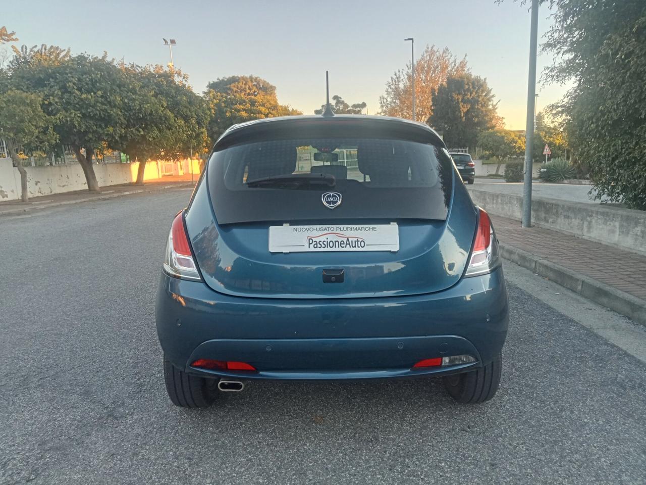 Lancia Ypsilon 1.0 FireFly 5 porte S&S Hybrid Platino