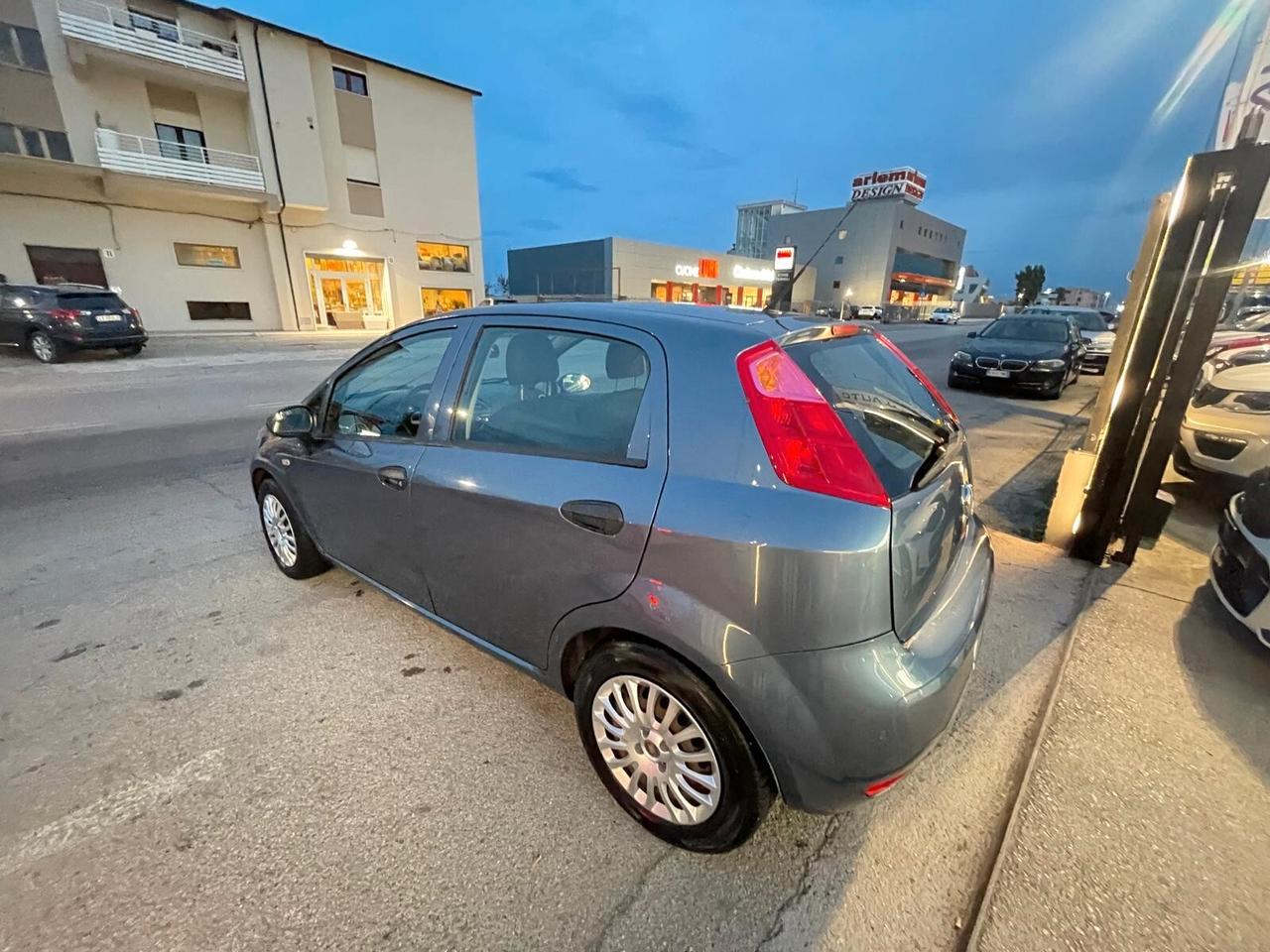 Fiat Punto 1.3 MJT II S&S 95 CV 5 porte Street