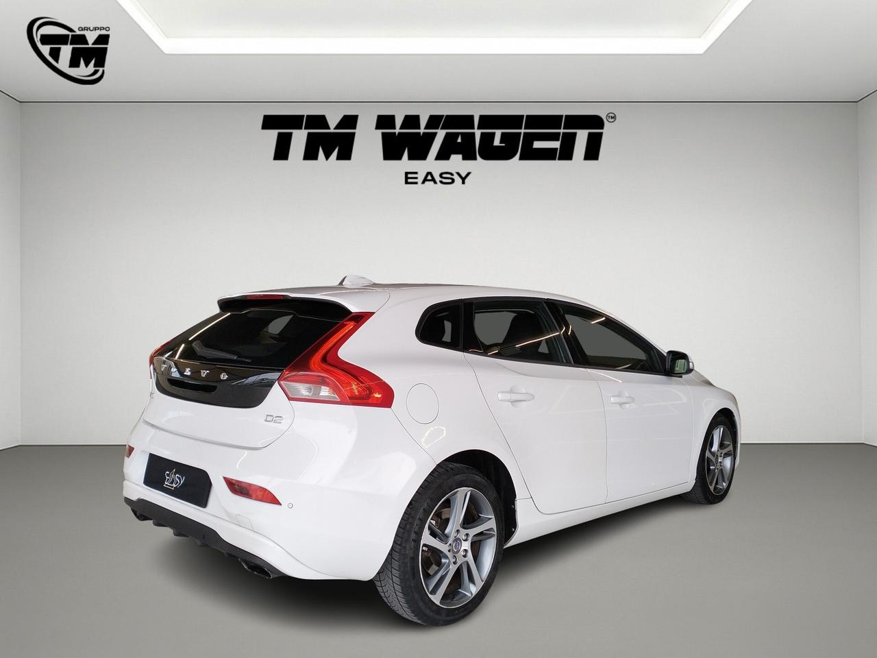 Volvo V40 1.6 d2 automatico - NEOPATENTATI
