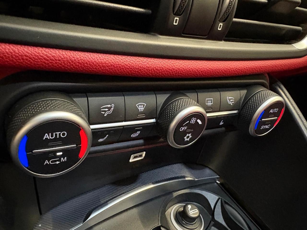 Alfa Romeo Giulia VELOCE 2.2 Turbodiesel AT8 AWD Q4