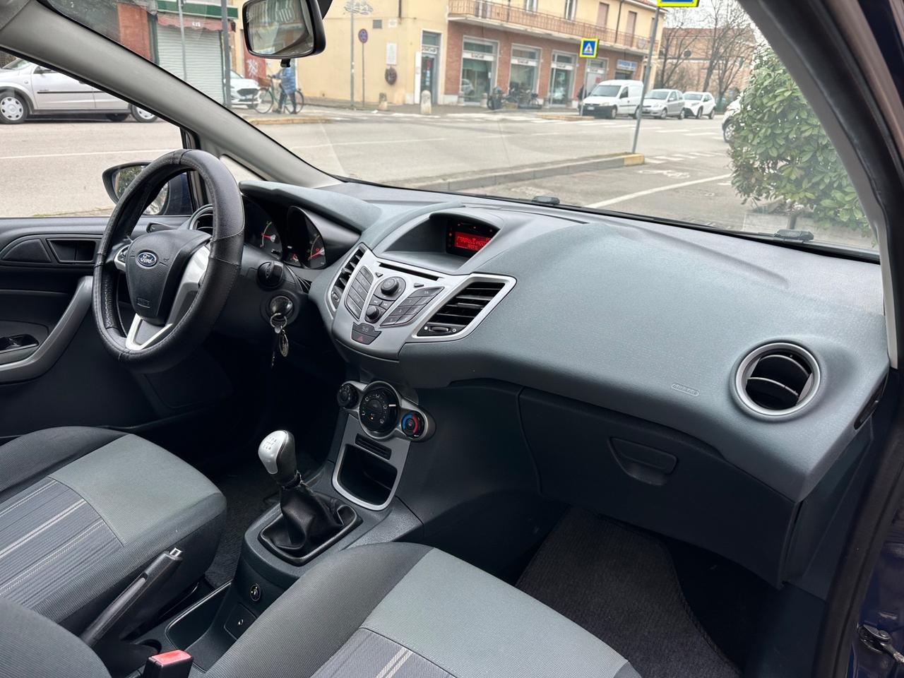 Ford Fiesta 1.4 5 porte GPL Titanium