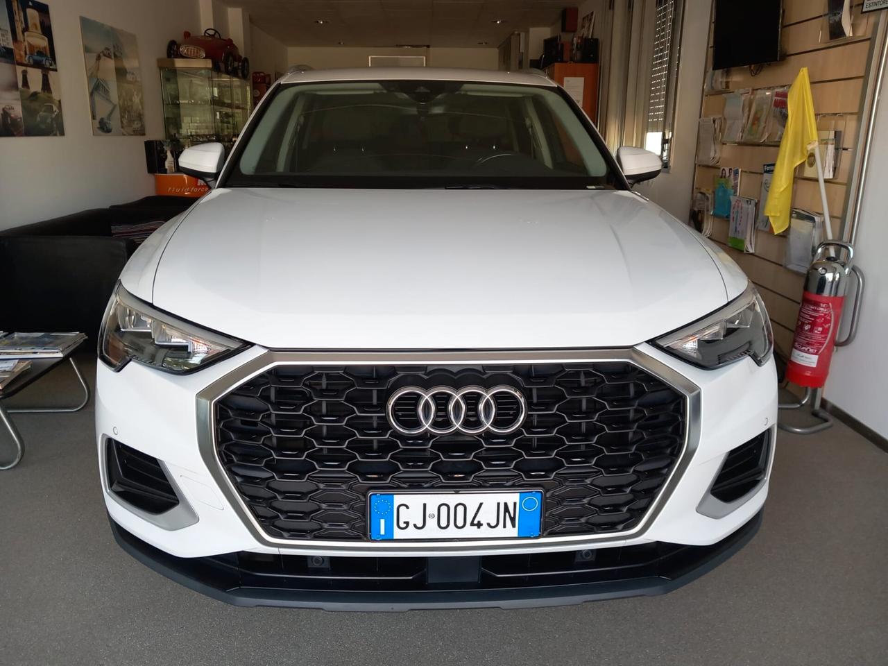 Audi Q3 35 TDI quattro S tronic Business Advanced