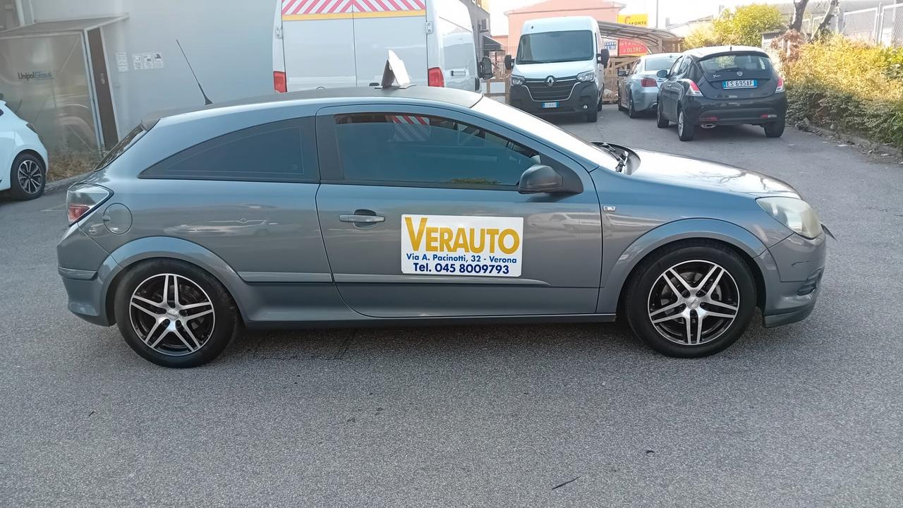 Opel Astra GTC 1.6 16V Twinport 3 porte Enjoy