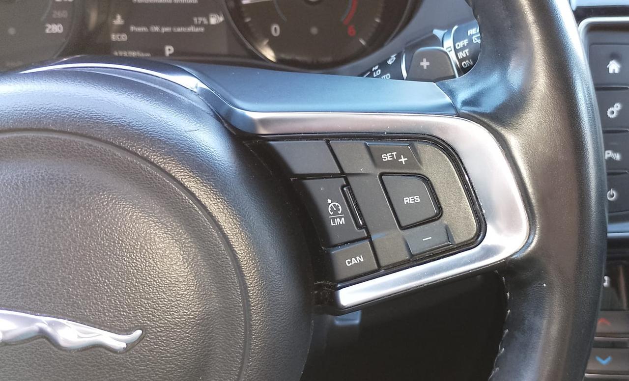 Jaguar F-Pace 2.0cc 180cv PORTFOLIO