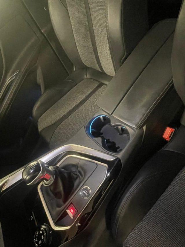 PEUGEOT 5008 BlueHDi 130 S&S Allure