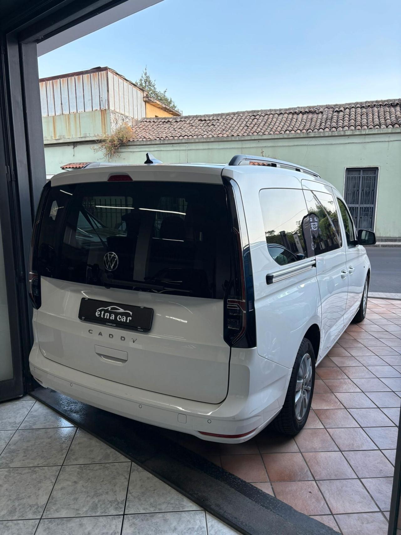 Volkswagen Caddy 2.0 TDI 122 CV DSG Space Maxi