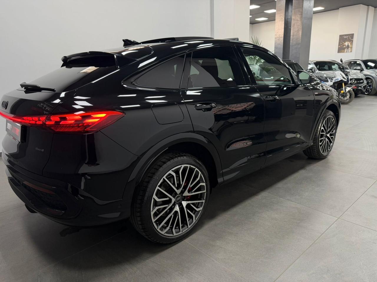 Audi Q5 SPORTBACK 40 TDI quattro S tronic Identity Black