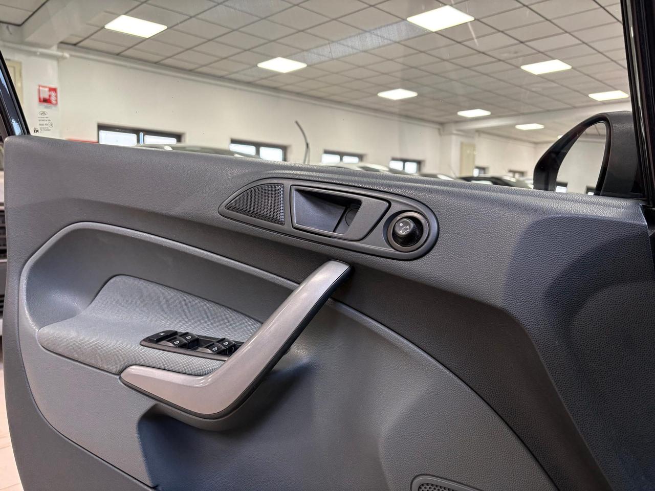 Ford Fiesta 5p 1.2 16v + c/esp 82cv E5