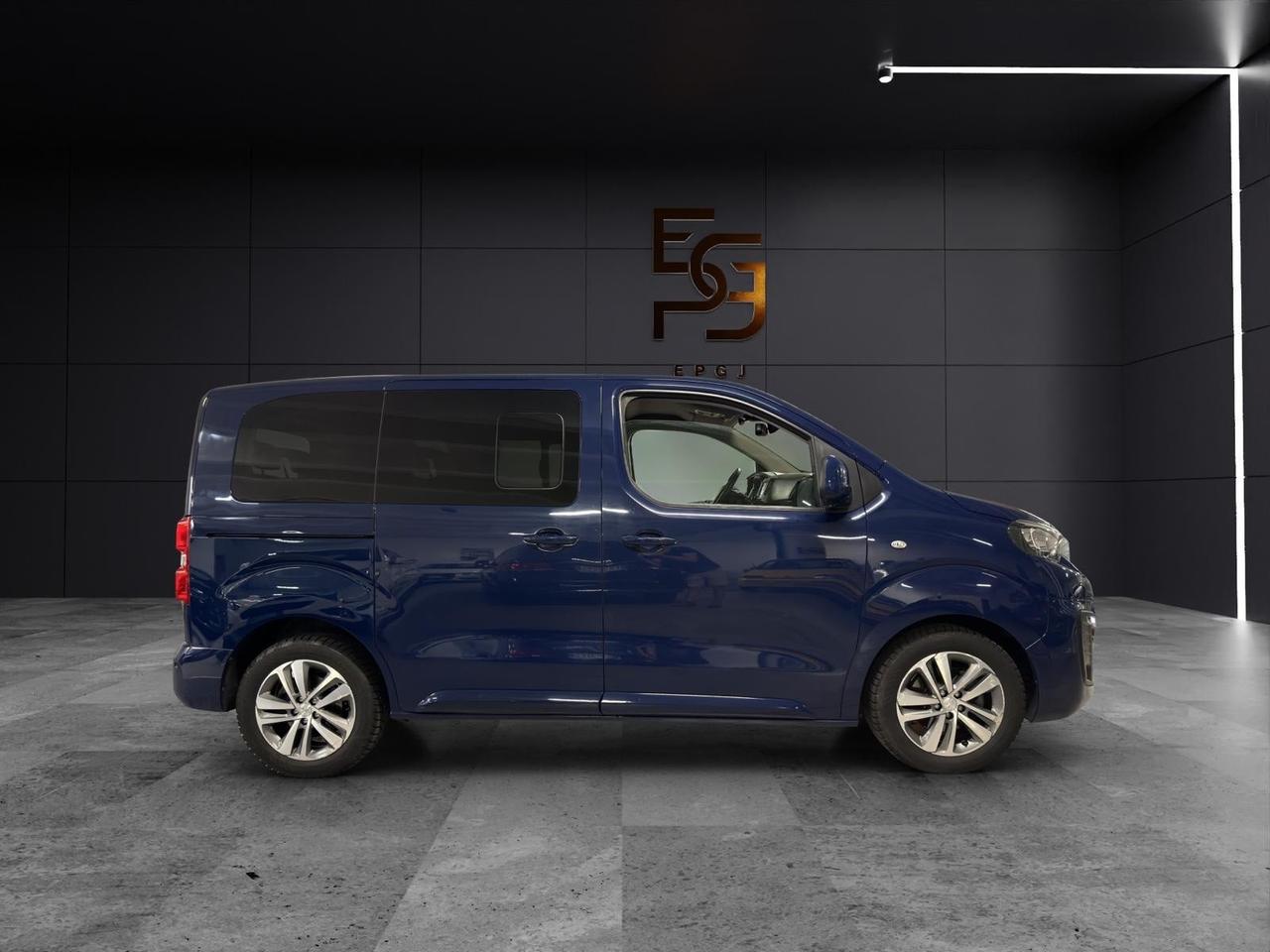 Peugeot Traveller BlueHDi 115 S&S Standard Allure