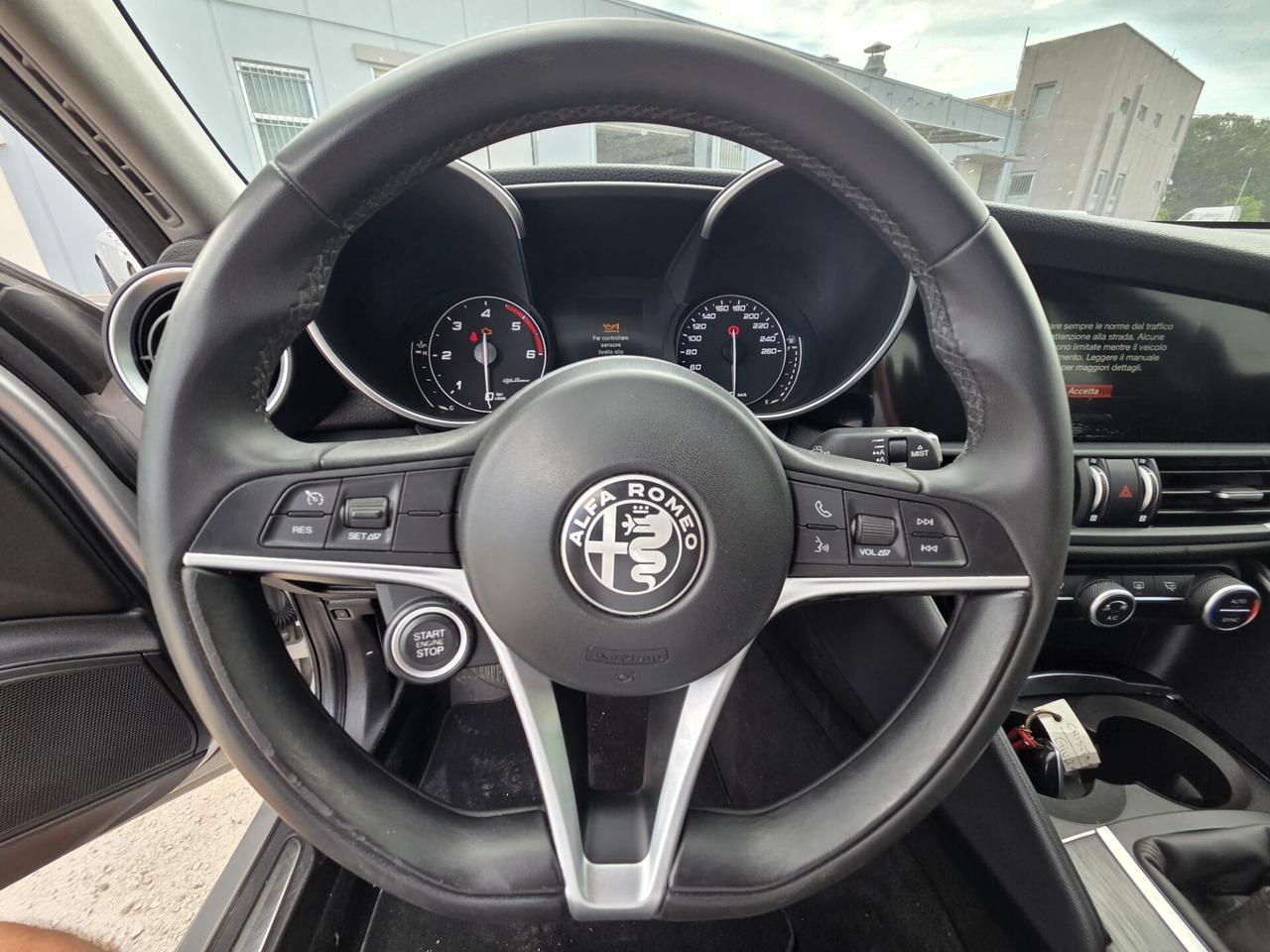Alfa Romeo Giulia 2.2 JTDM TURBODIESEL MY19 -MOTORE ROTTO-