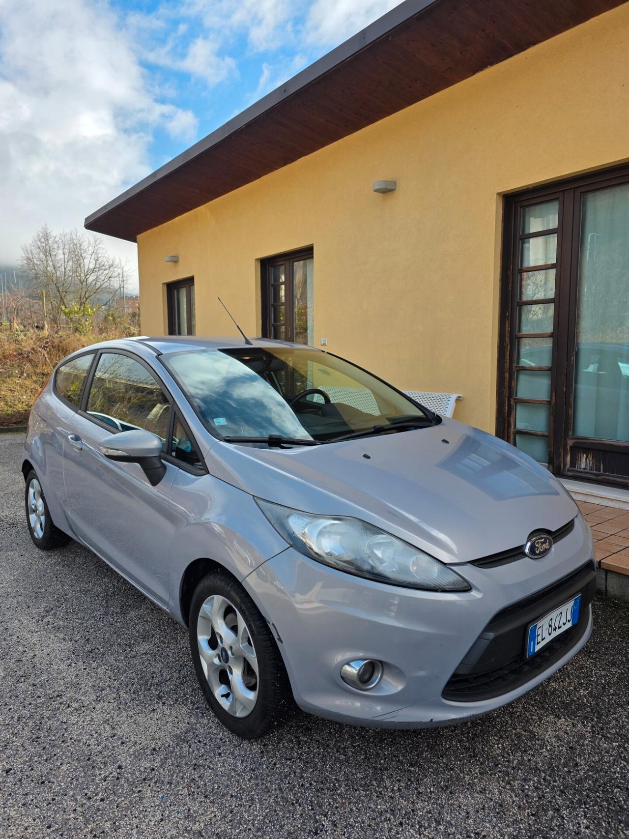 Ford Fiesta 1.4 TDCi 70CV 3 porte Titanium