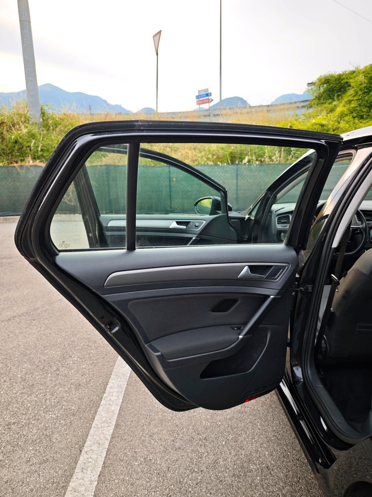 Volkswagen Golf 1.6 TDI 105 CV - PERFETTA AL 100% -